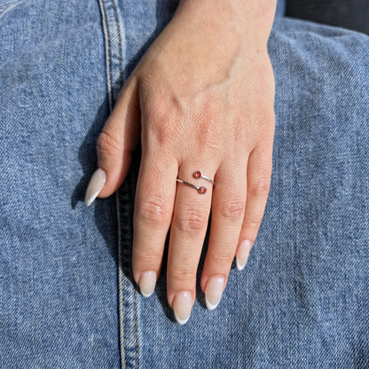 Forma Bypass Ring – Orange Padparadscha Sapphire