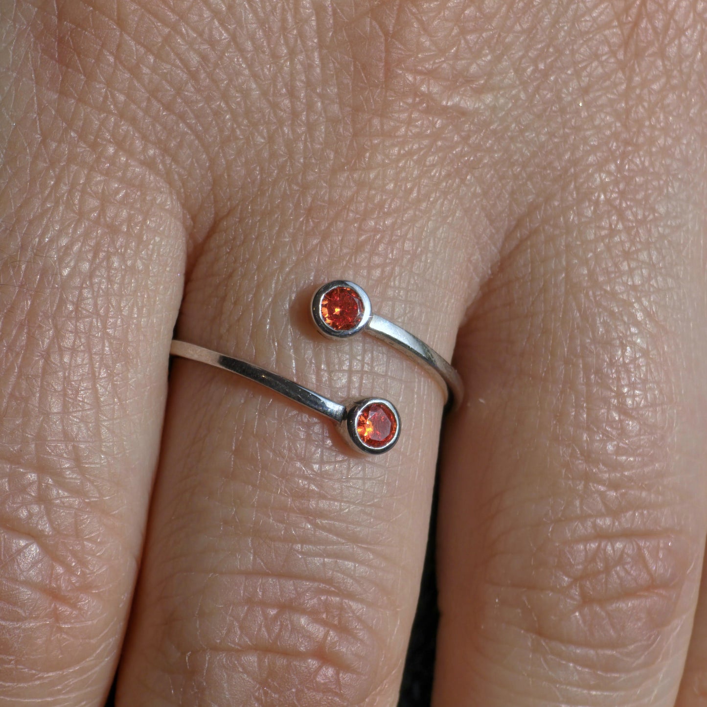Forma Bypass Ring – Orange Padparadscha Sapphire
