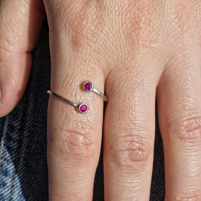 Forma Bypass Ring – Red Ruby