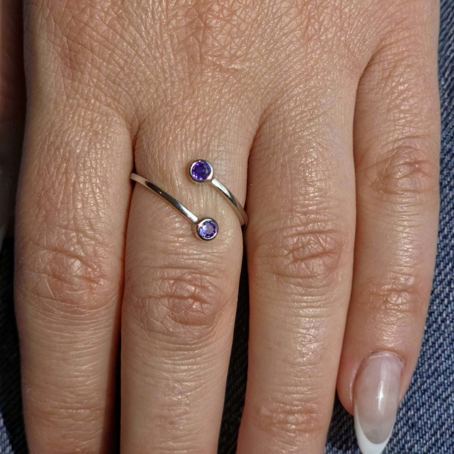 Forma Bypass Ring – Purple Sapphire