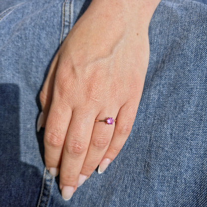 Juno Solitaire Ring – Light Pink Sapphire