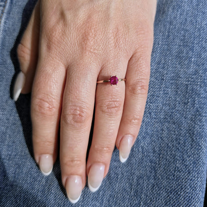 Juno Solitaire Ring – Vivid Pink Sapphire