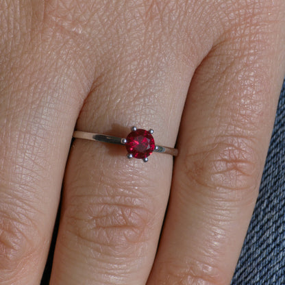 Juno Solitaire Ring – Purple Sapphire