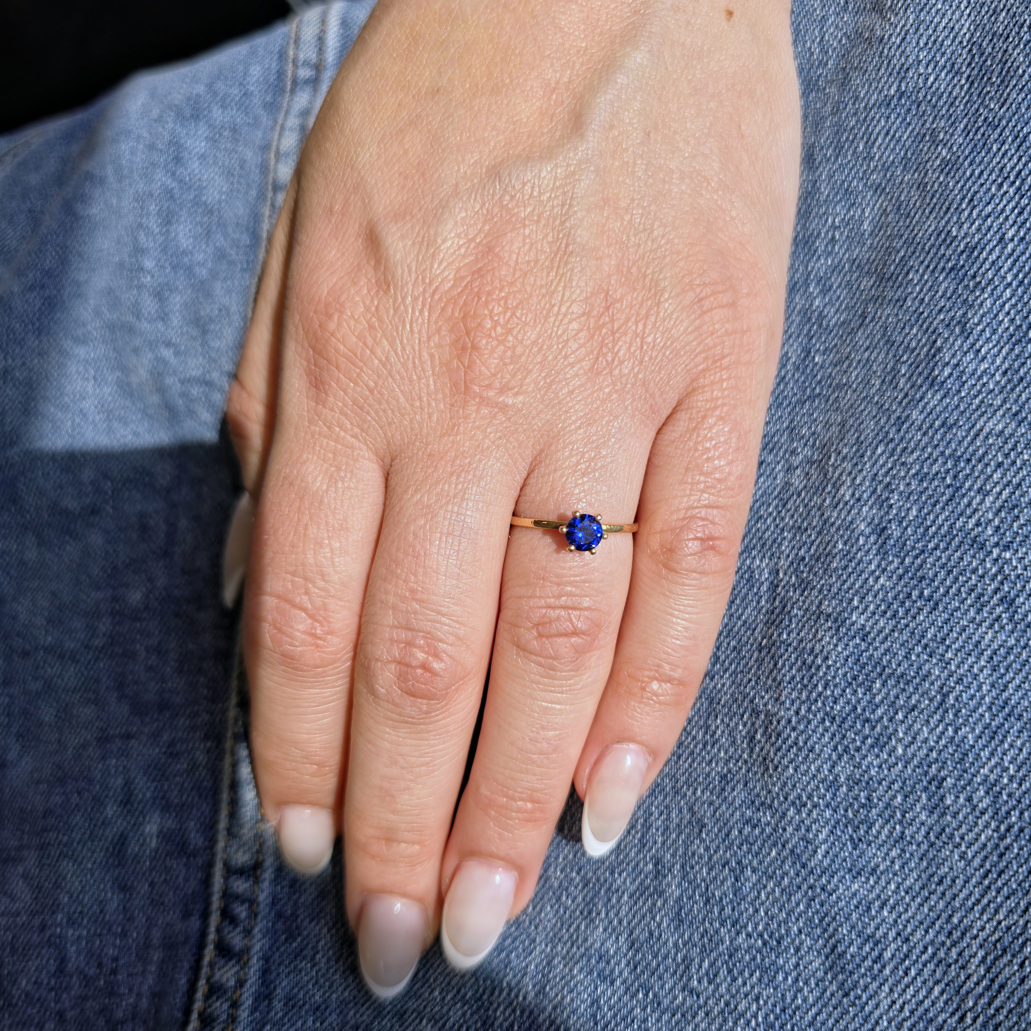 Juno Solitaire Ring – Light Blue Aquamarine