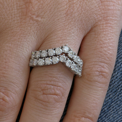 Linea V Demi Grande Ring – White Diamond