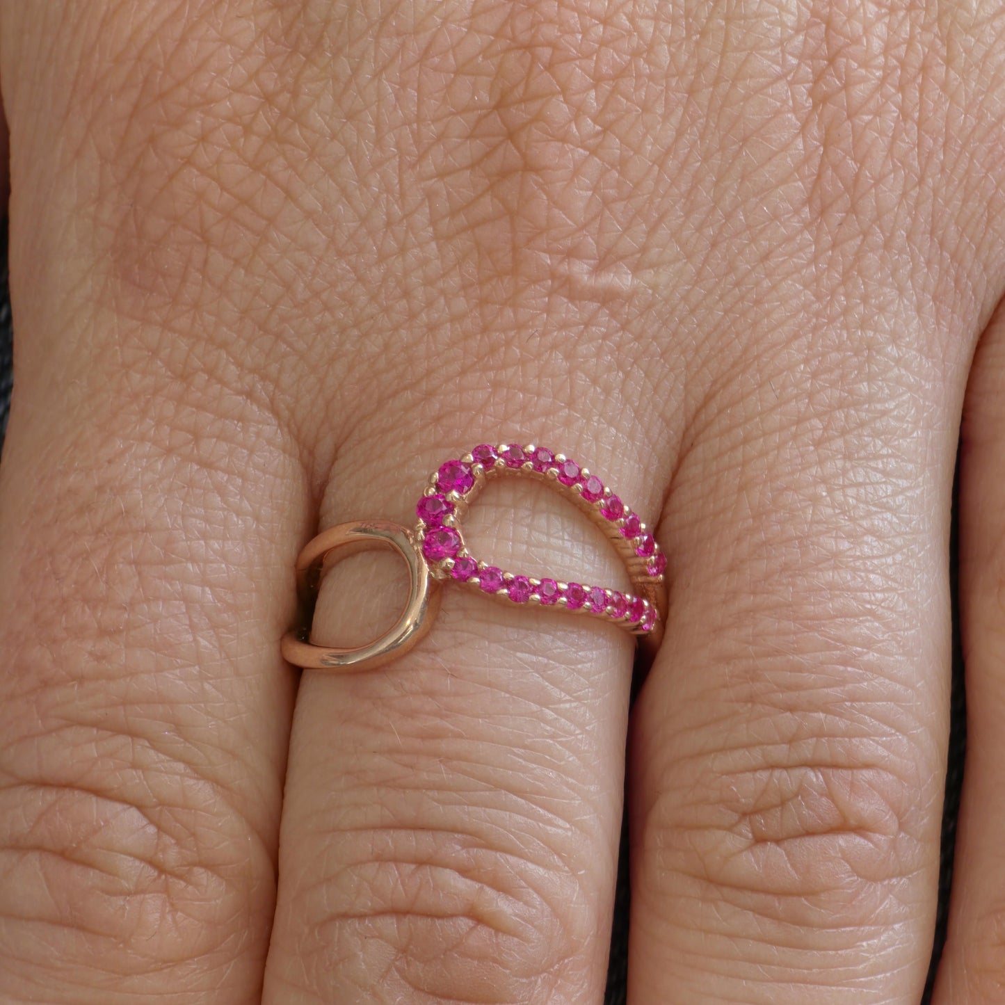 Linea Contour Ring – Orange Padparadscha Sapphire