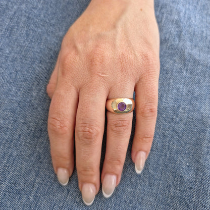 Forma Signet Ring – Purple Sapphire