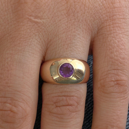 Forma Signet Ring – Purple Sapphire