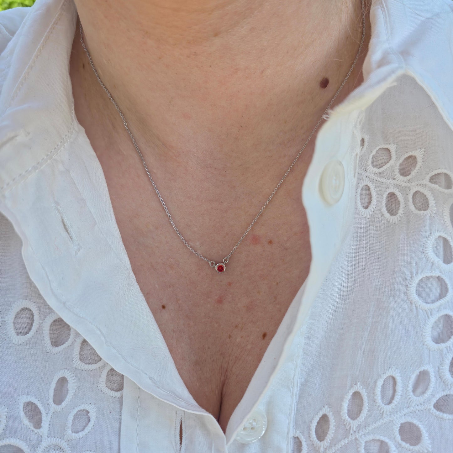 Forma Mini Solitaire Necklace – Orange Padparadscha Sapphire