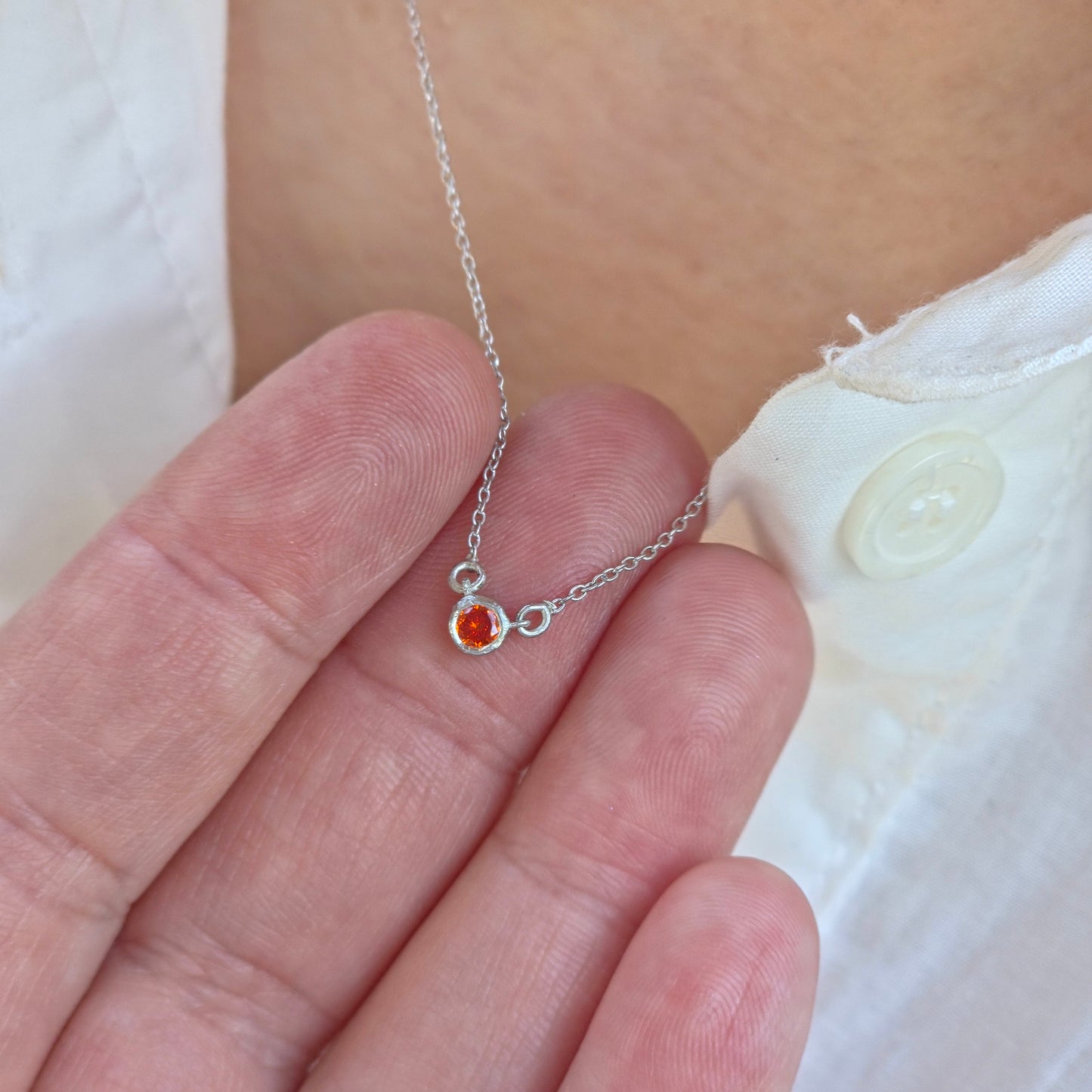 Forma Mini Solitaire Necklace – Orange Padparadscha Sapphire