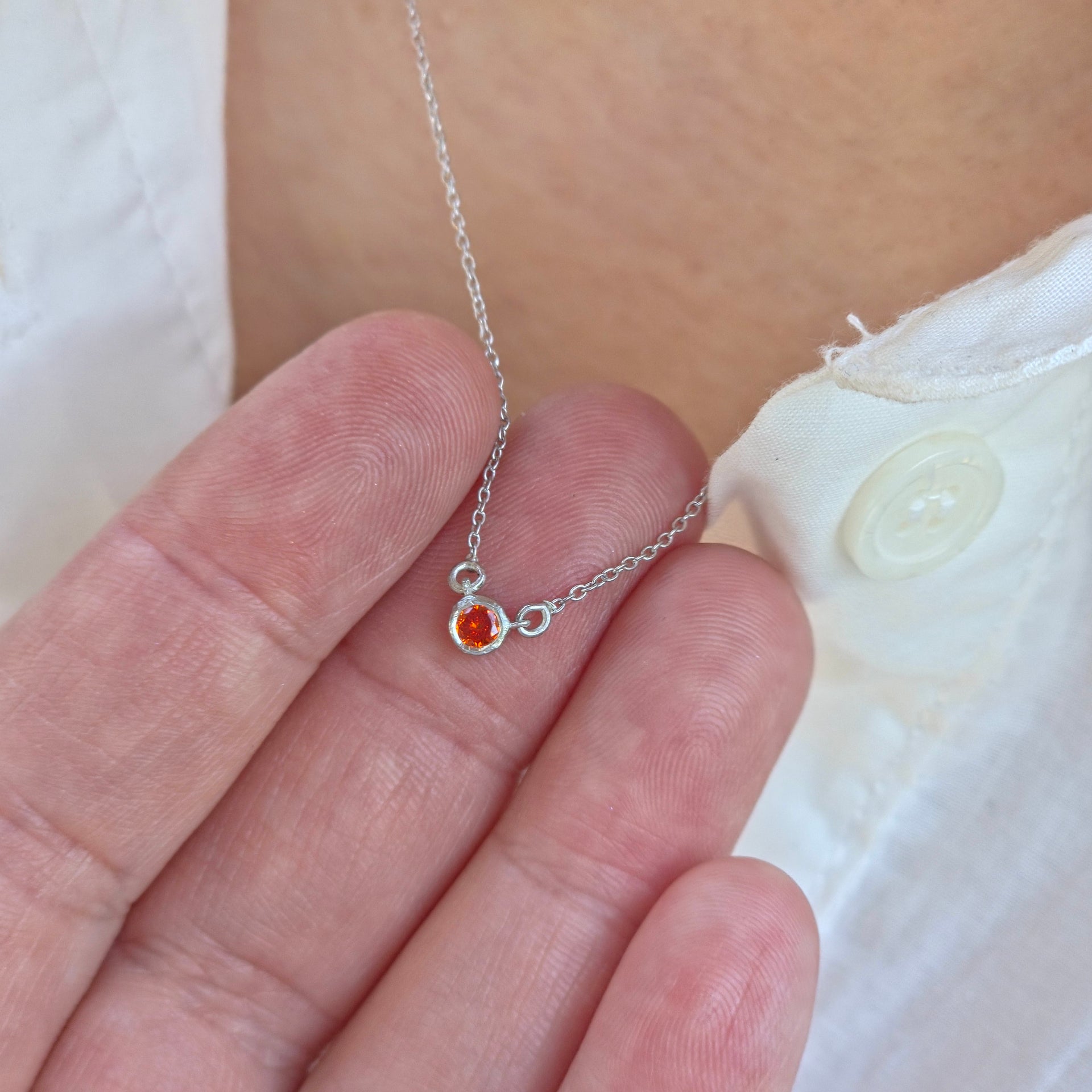 Forma Mini Solitaire Necklace – Orange Padparadscha Sapphire