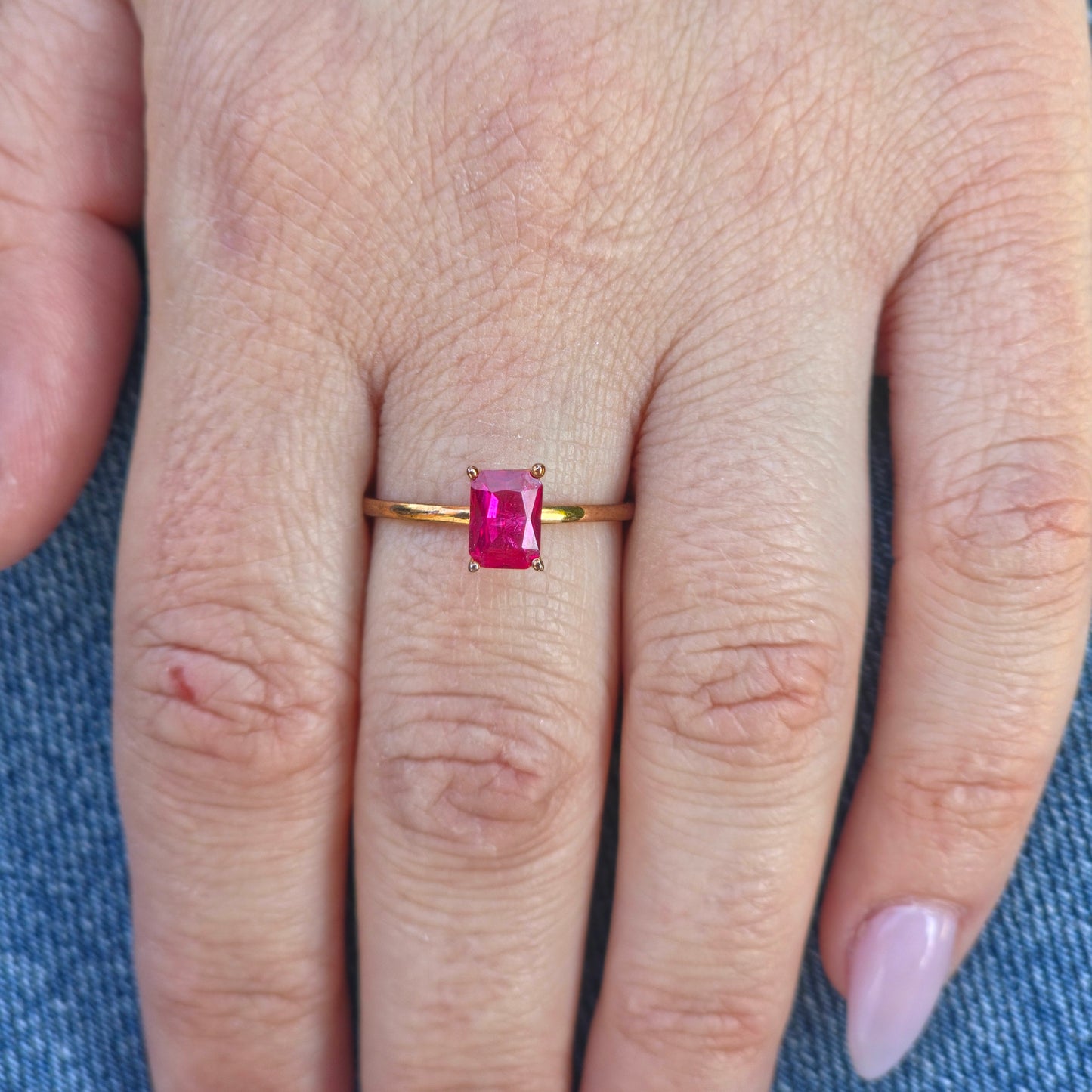 Nexus Solitaire Ring – Vivid Pink Sapphire