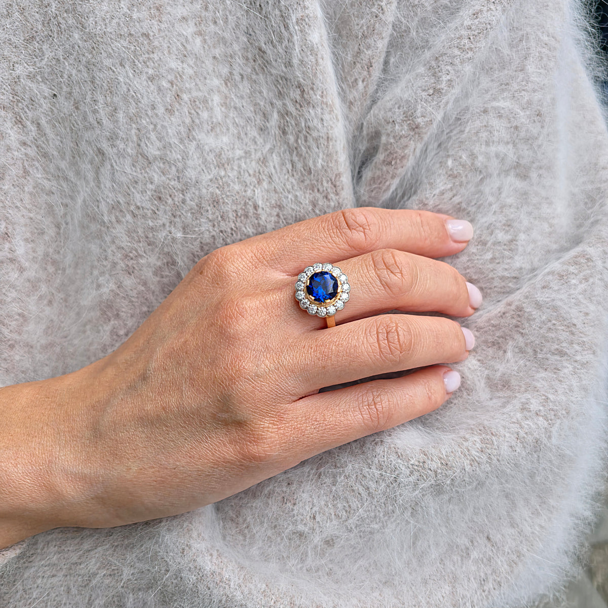 Juno Daisy Ring – Zambian Green Emerald