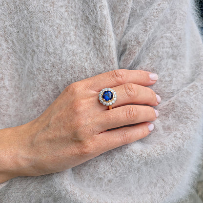 Juno Daisy Ring – Colombian Green Emerald
