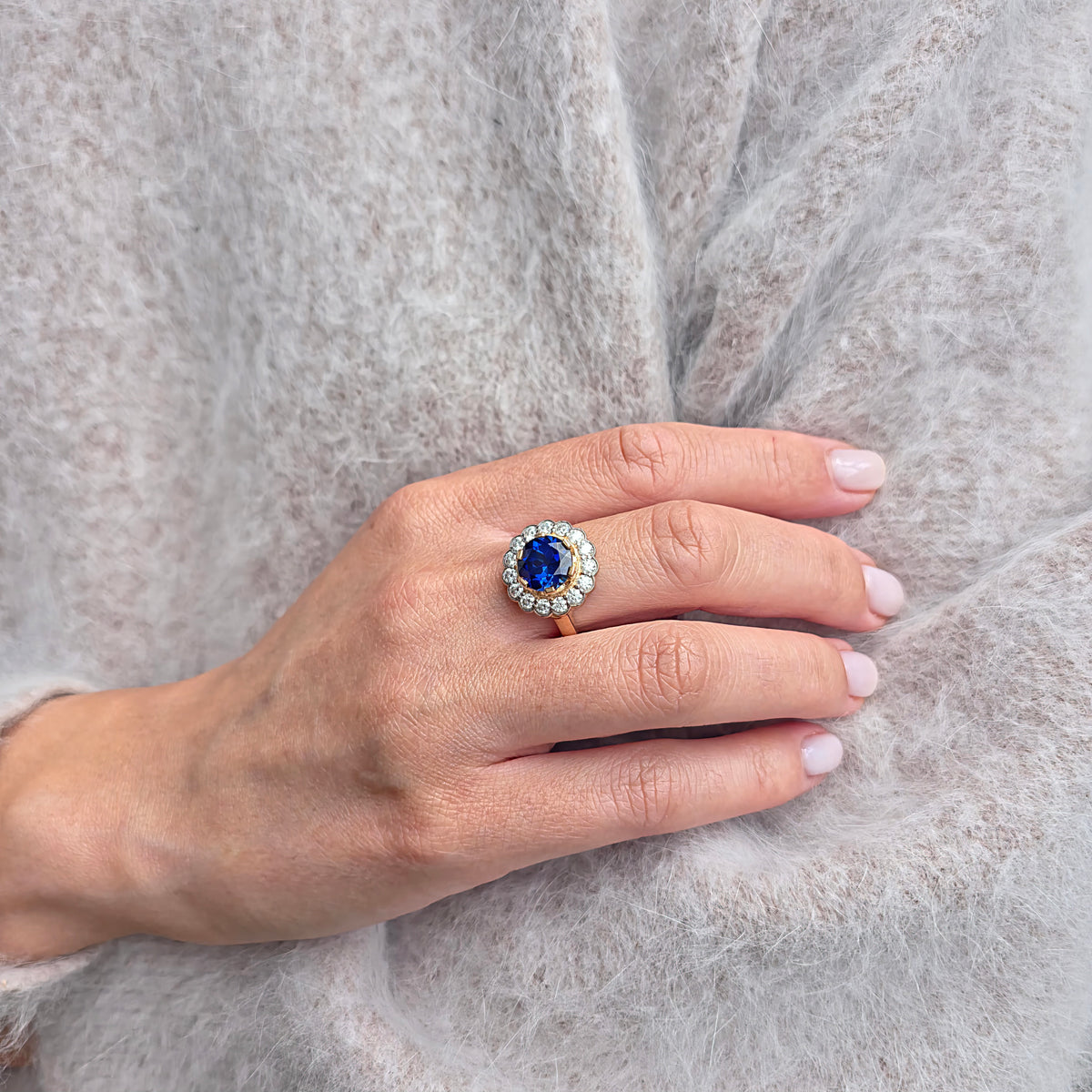Juno Daisy Ring – Red Ruby