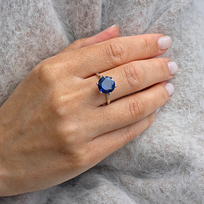 Juno Bold Solitaire Ring – Vivid Pink Sapphire