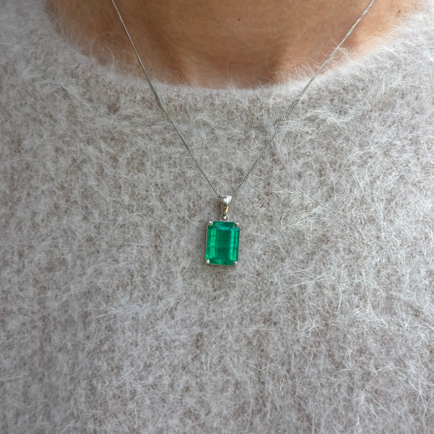 Nexus Statement Pendant – Colombian Green Emerald