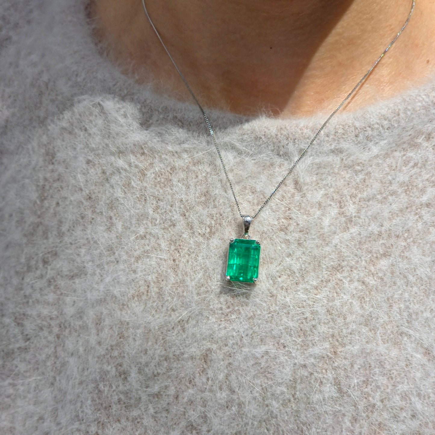 Nexus Statement Pendant – Colombian Green Emerald