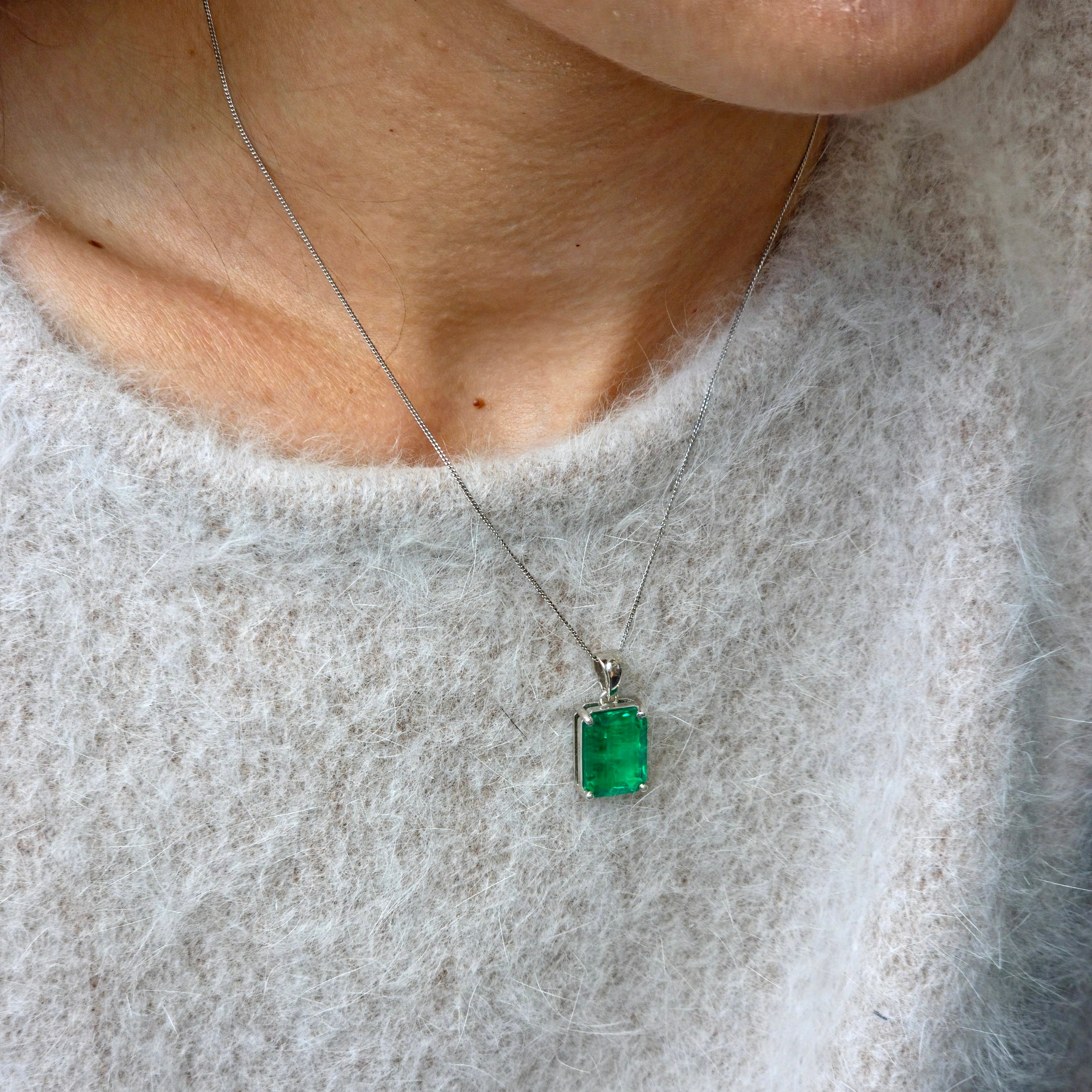 Nexus Statement Pendant – Colombian Green Emerald