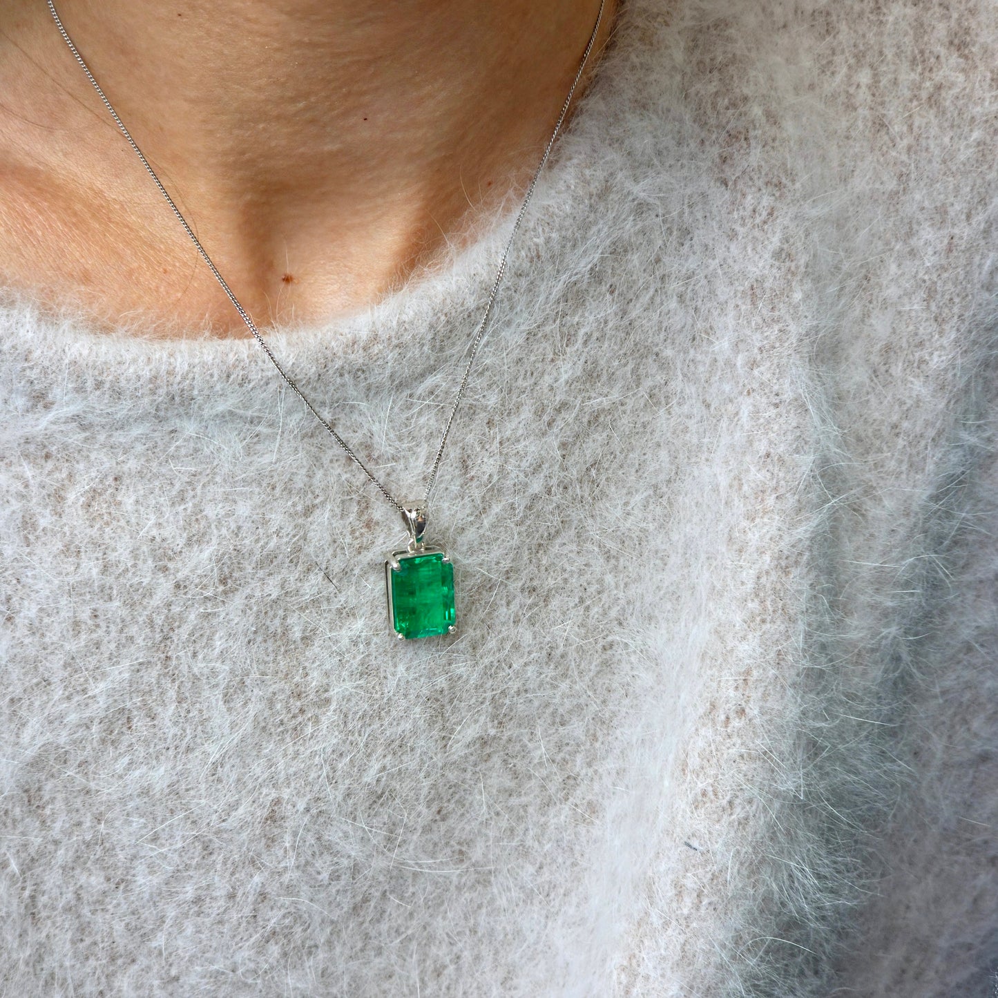 Nexus Statement Pendant – Colombian Green Emerald