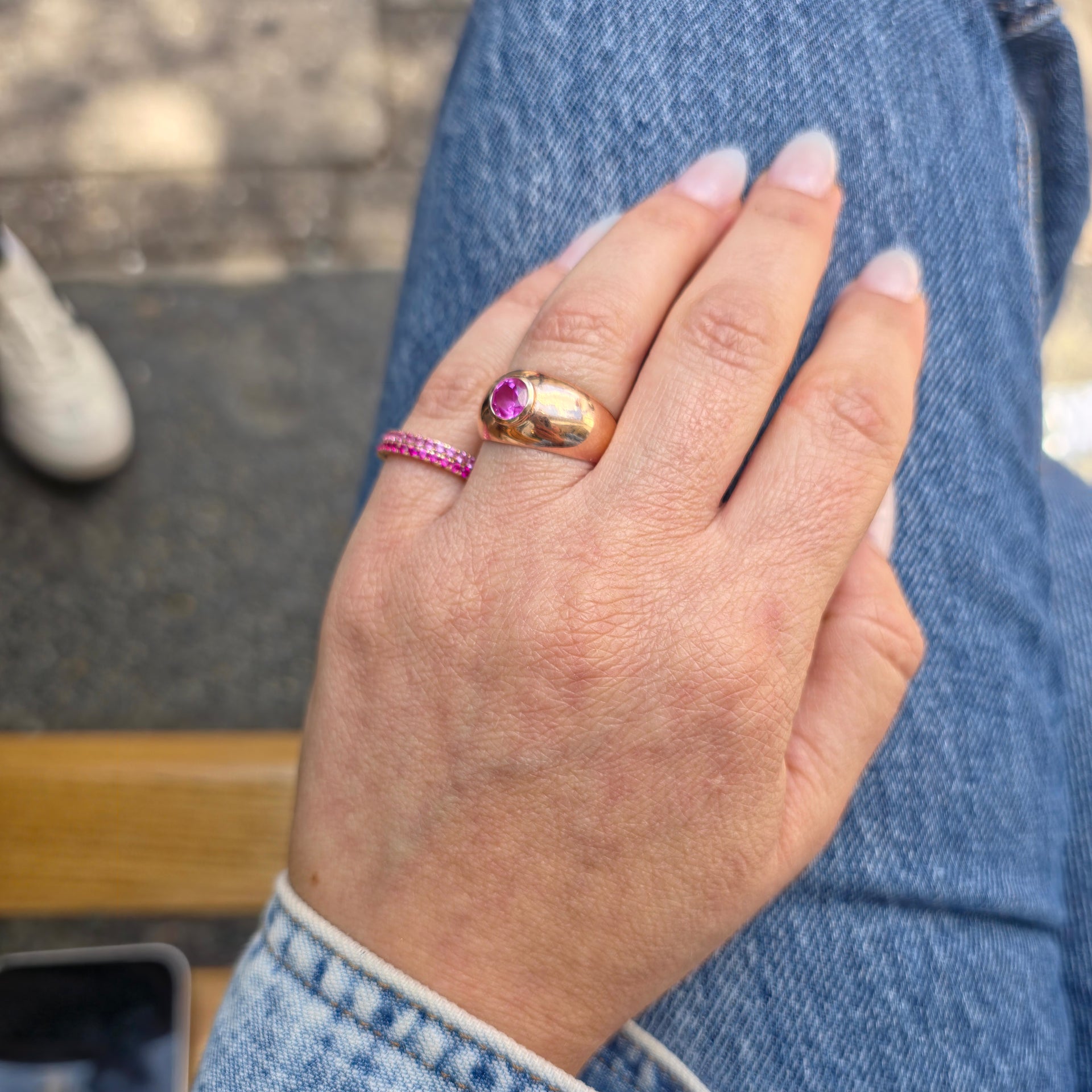Forma Signet Ring – Blue Sapphire