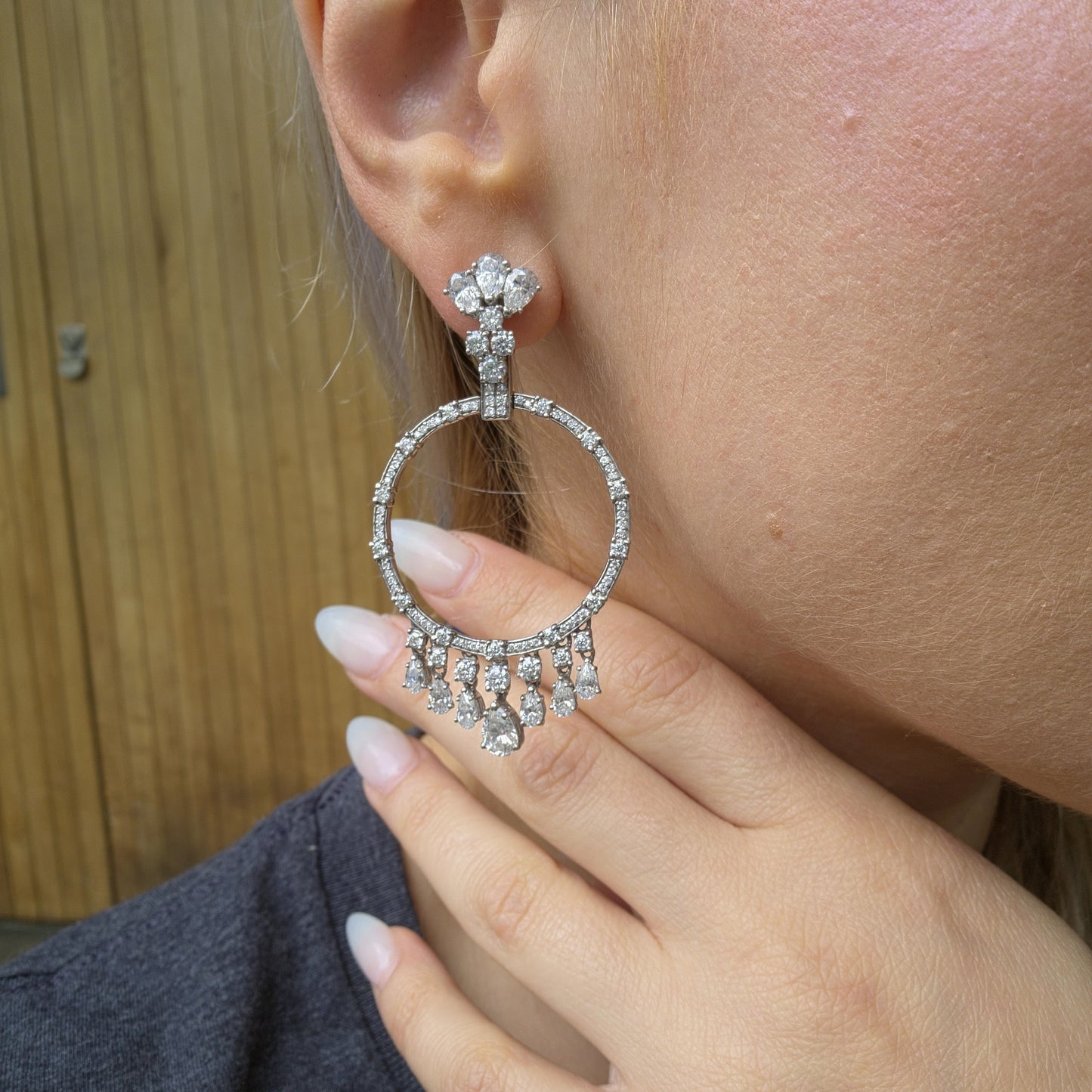 Nova Swing Hoop Earrings – White Diamond