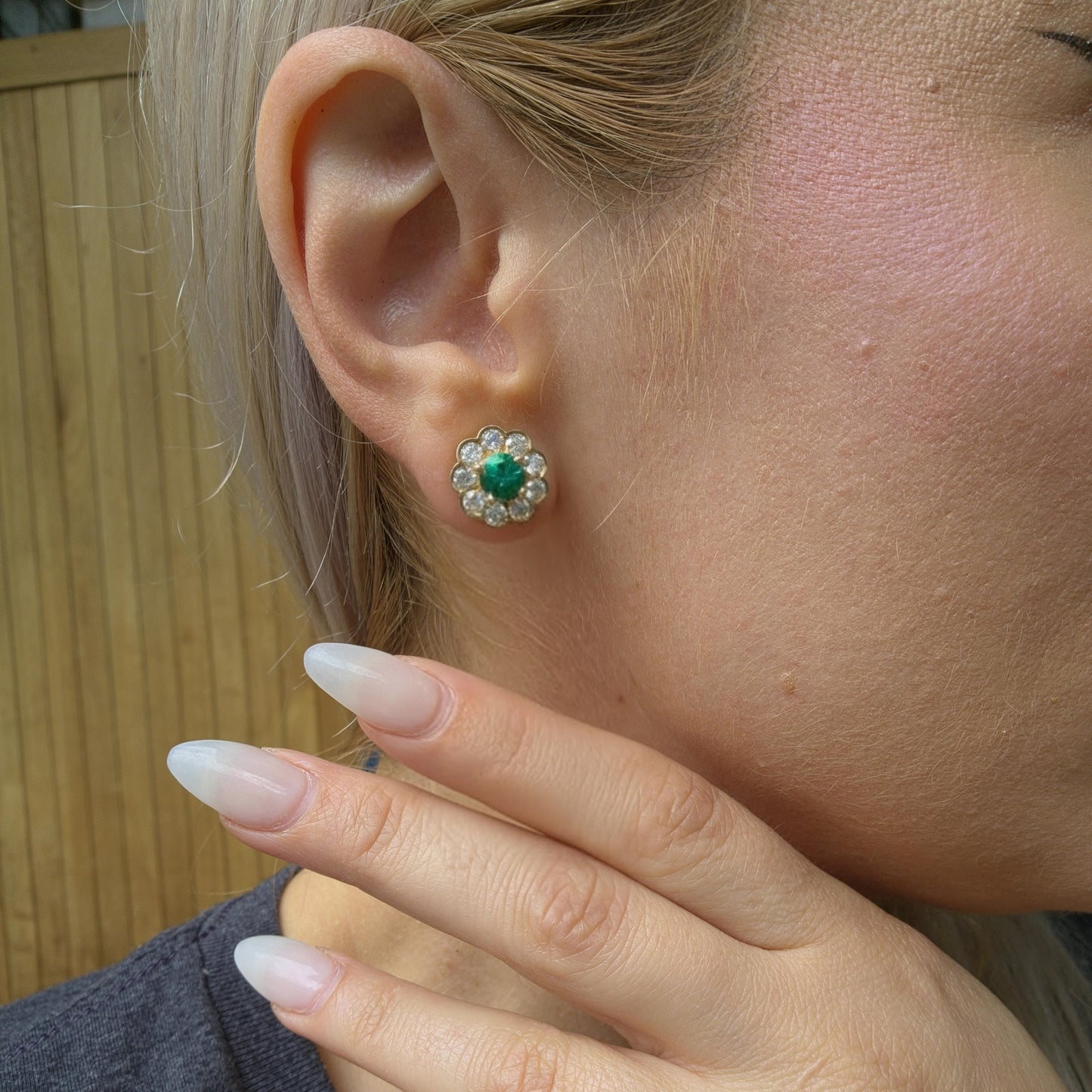 Juno Daisy Stud Earrings – Zambian Green Emerald