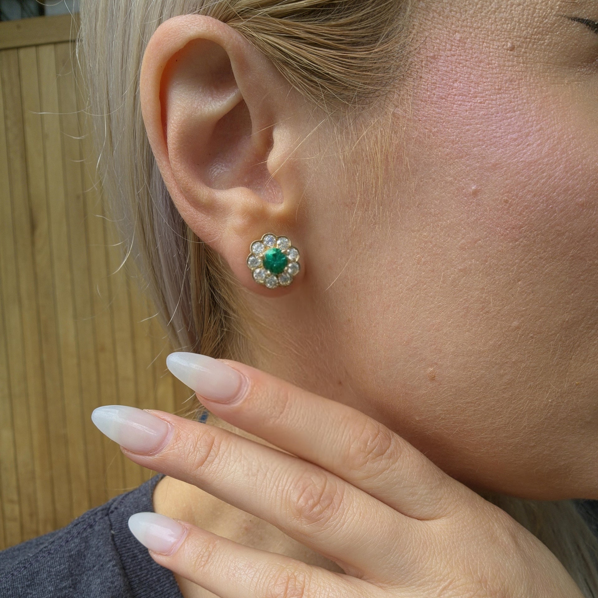 Juno Daisy Stud Earrings – Zambian Green Emerald