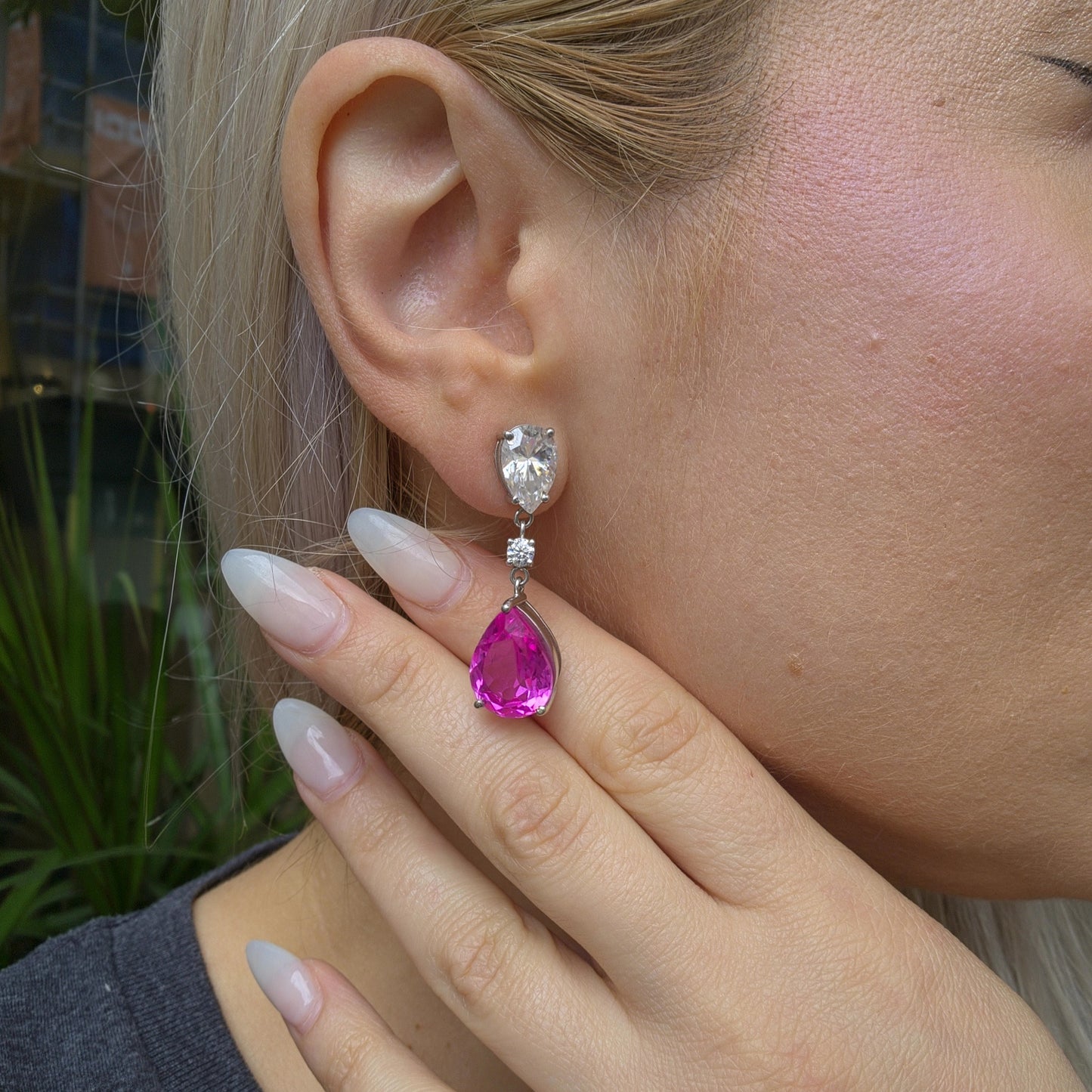 Nova Versus Earrings – Vivid Pink Sapphire