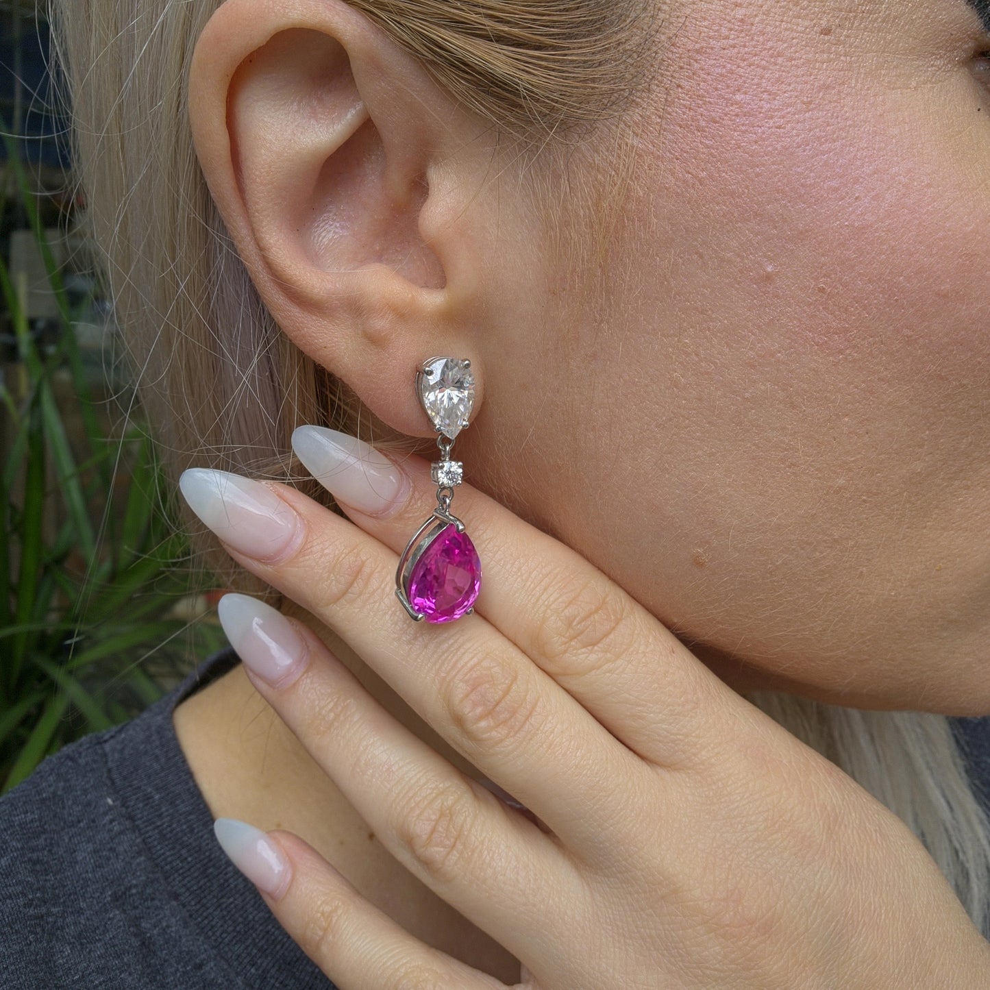 Nova Versus Earrings – Vivid Pink Sapphire
