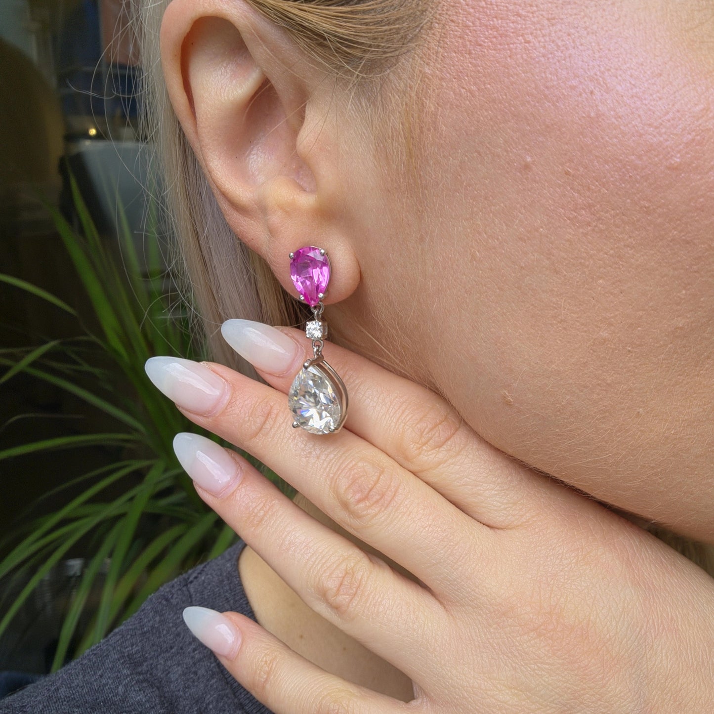 Nova Versus Earrings – Vivid Pink Sapphire