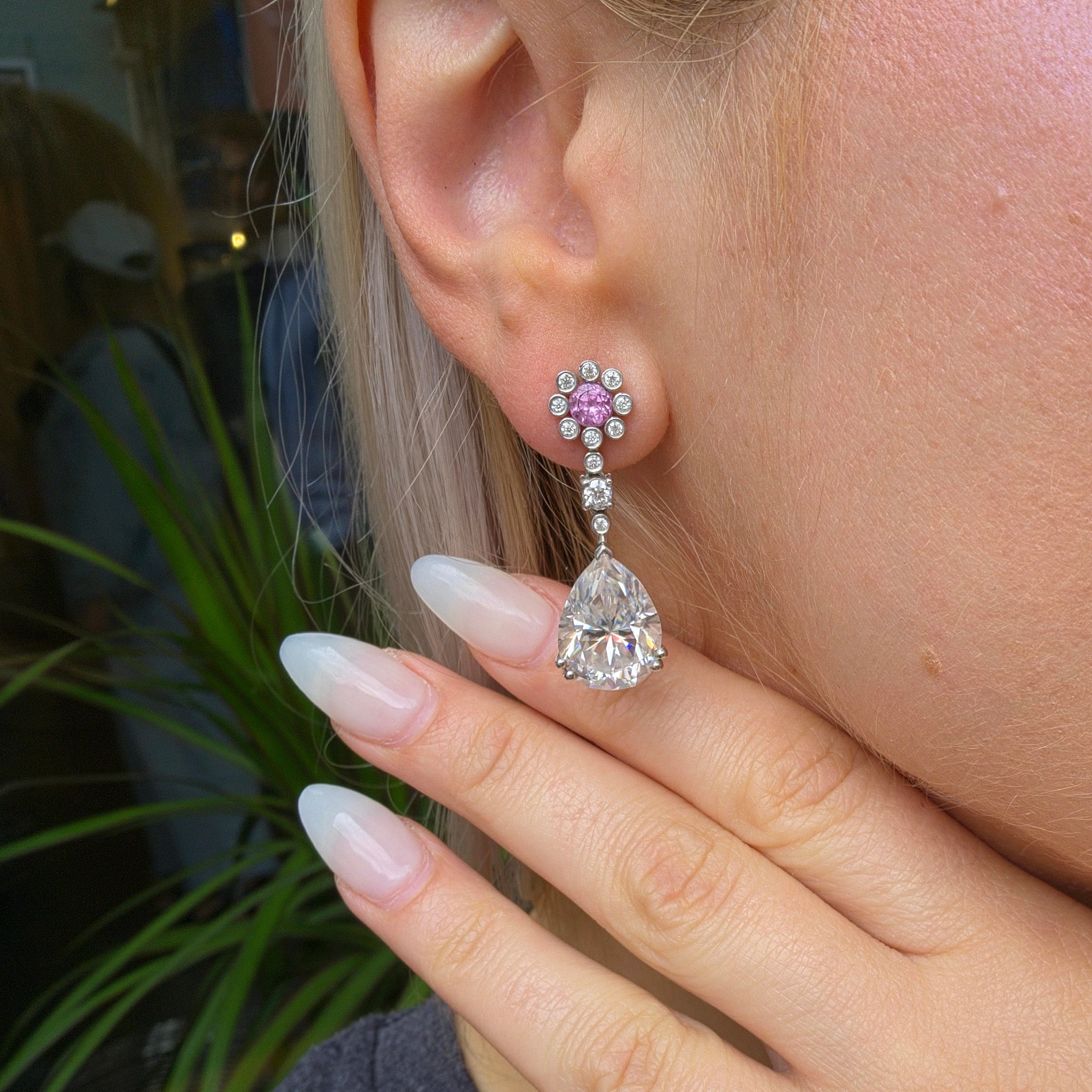 Nova Bloom Earrings – Light Pink Sapphire