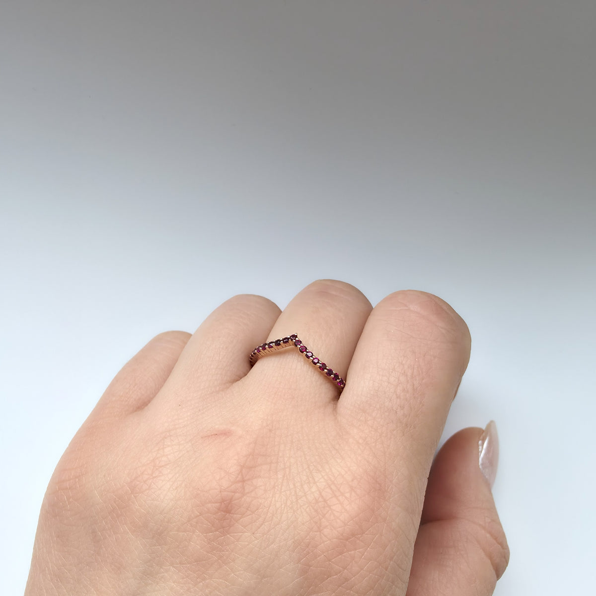 Linea V Demi Ring – Deep Red Garnet