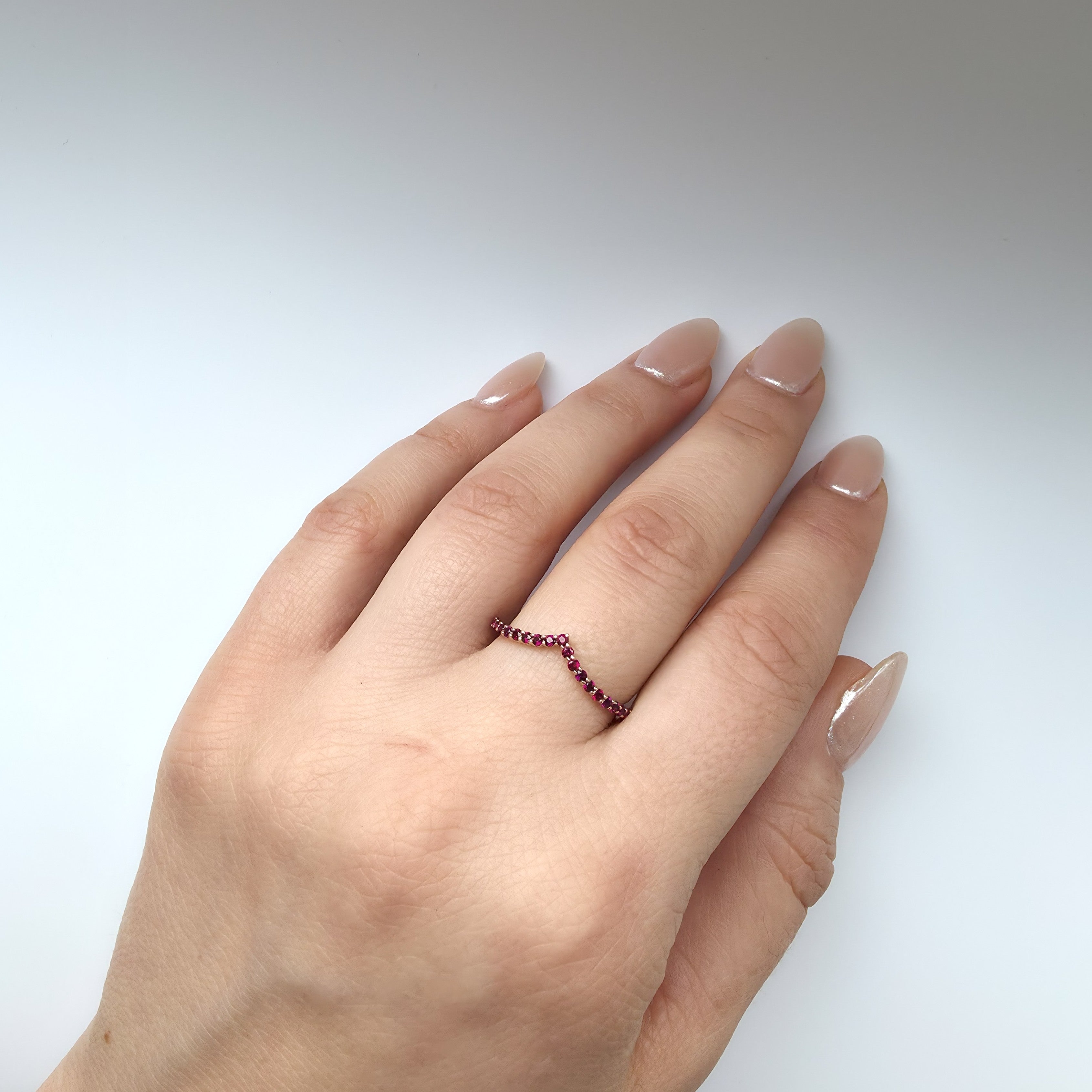 Linea V Demi Ring – Zambian Green Emerald