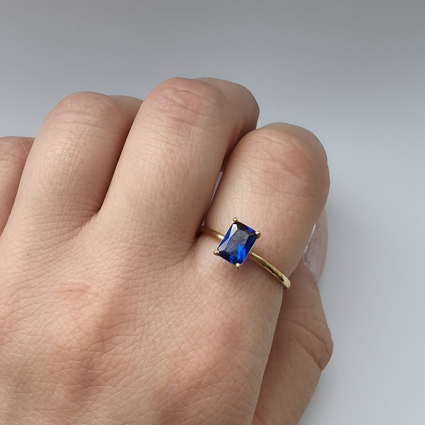 Nexus Solitaire Ring – Blue Sapphire