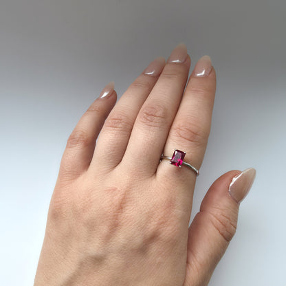 Nexus Solitaire Ring – Deep Red Garnet