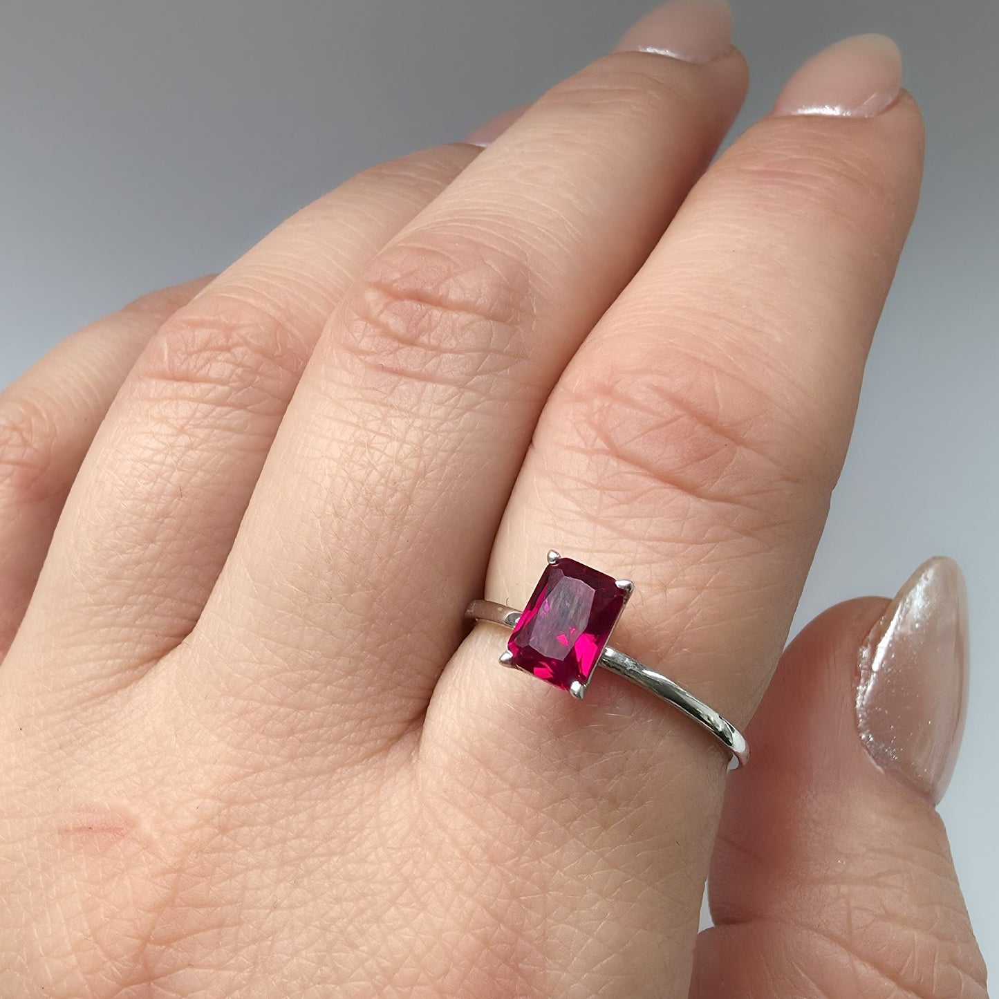 Nexus Solitaire Ring – Deep Red Garnet