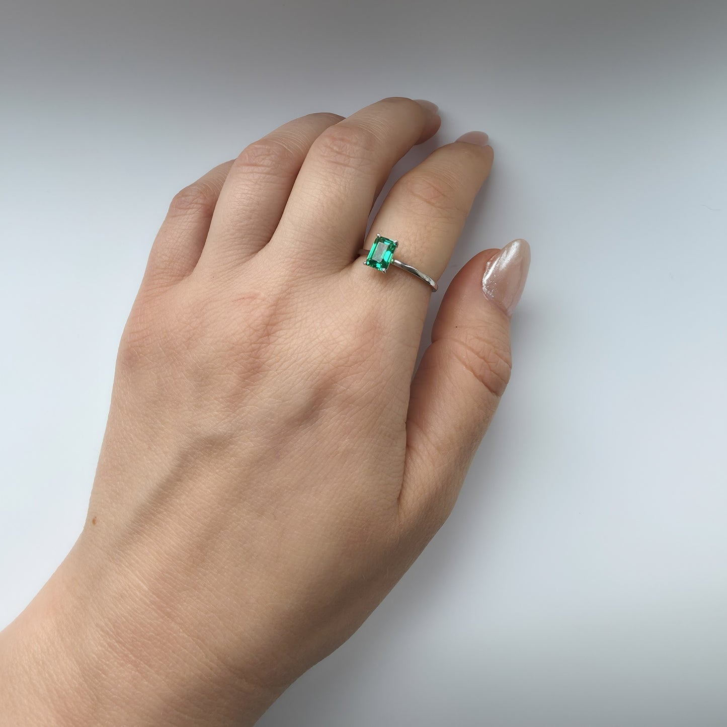 Nexus Solitaire Ring – Colombian Green Emerald