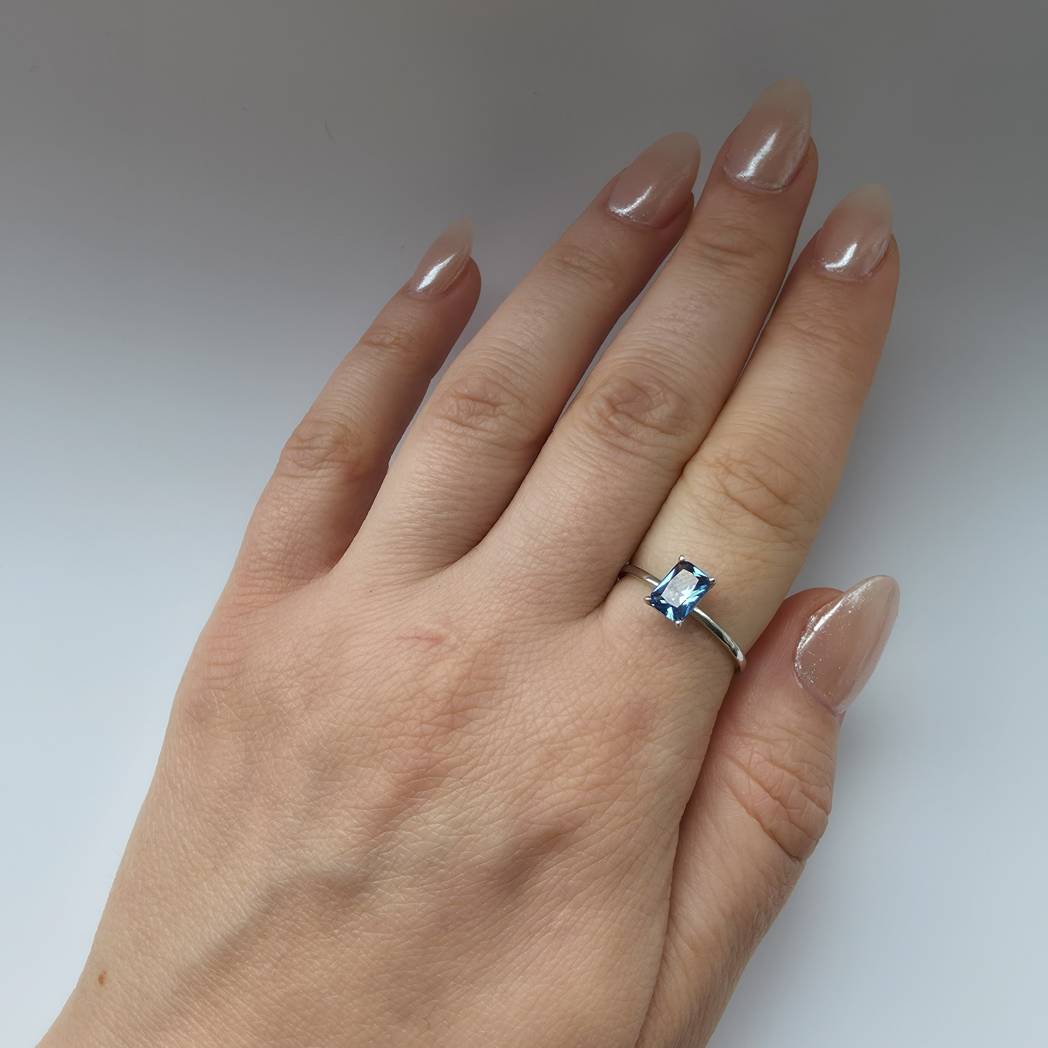 Nexus Solitaire Ring – Teal Blue Spinel
