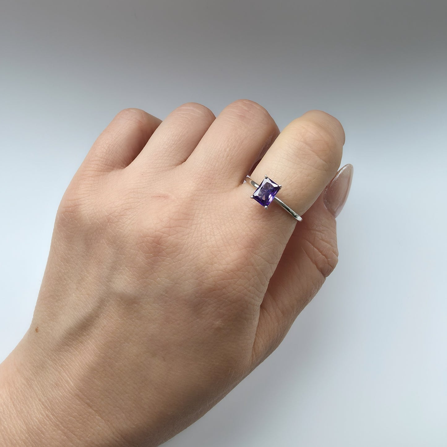 Nexus Solitaire Ring – Purple Sapphire