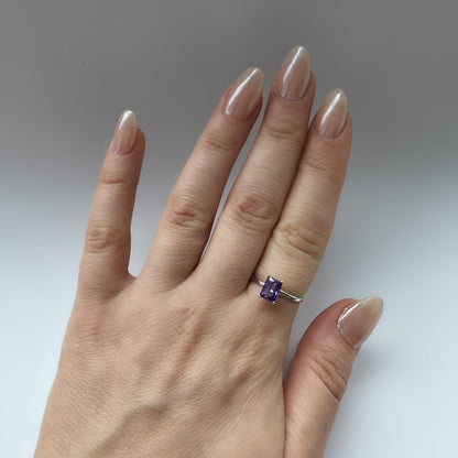 Nexus Solitaire Ring – Purple Sapphire