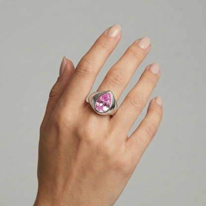 Nova Signet Ring – Light Pink Sapphire