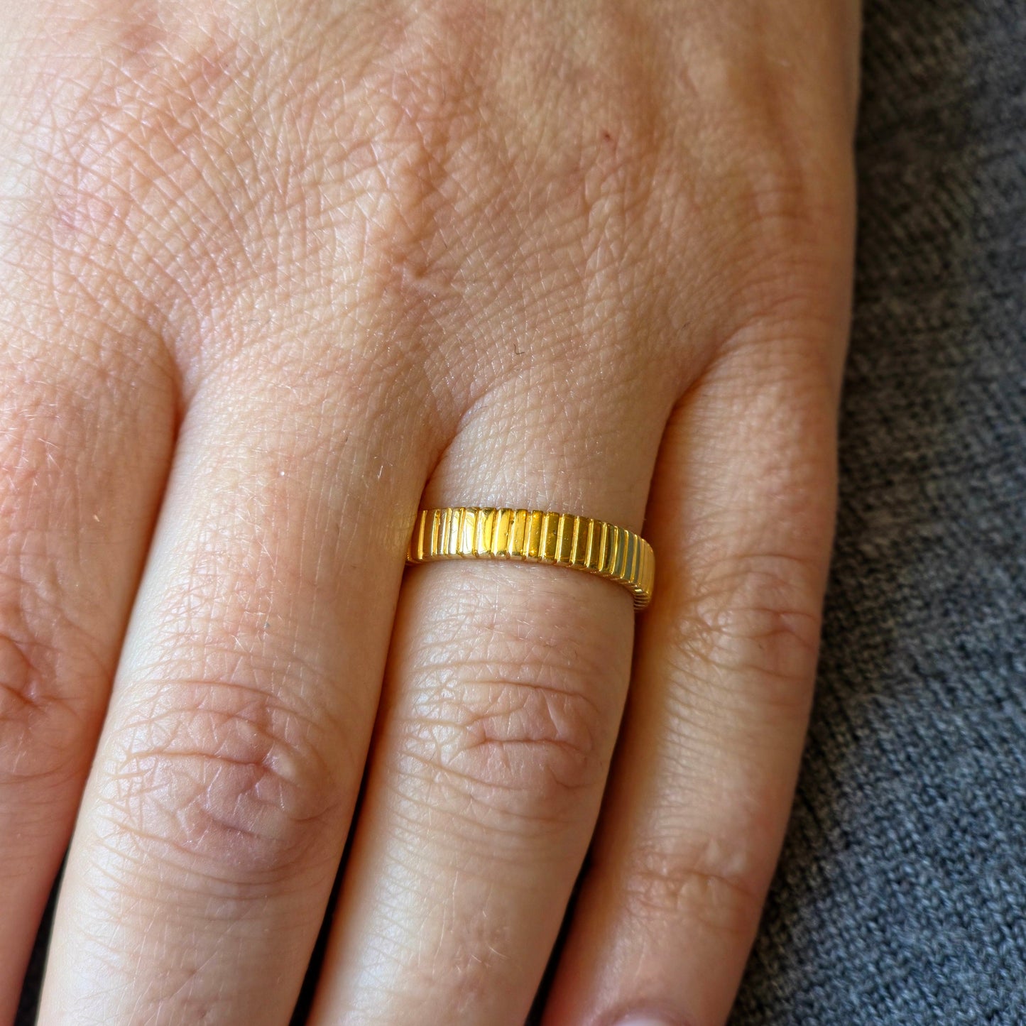 Ridge Midi Ring