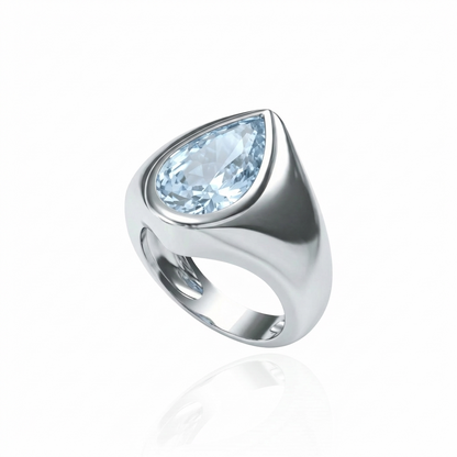 Nova Signet Ring – Light Blue Aquamarine