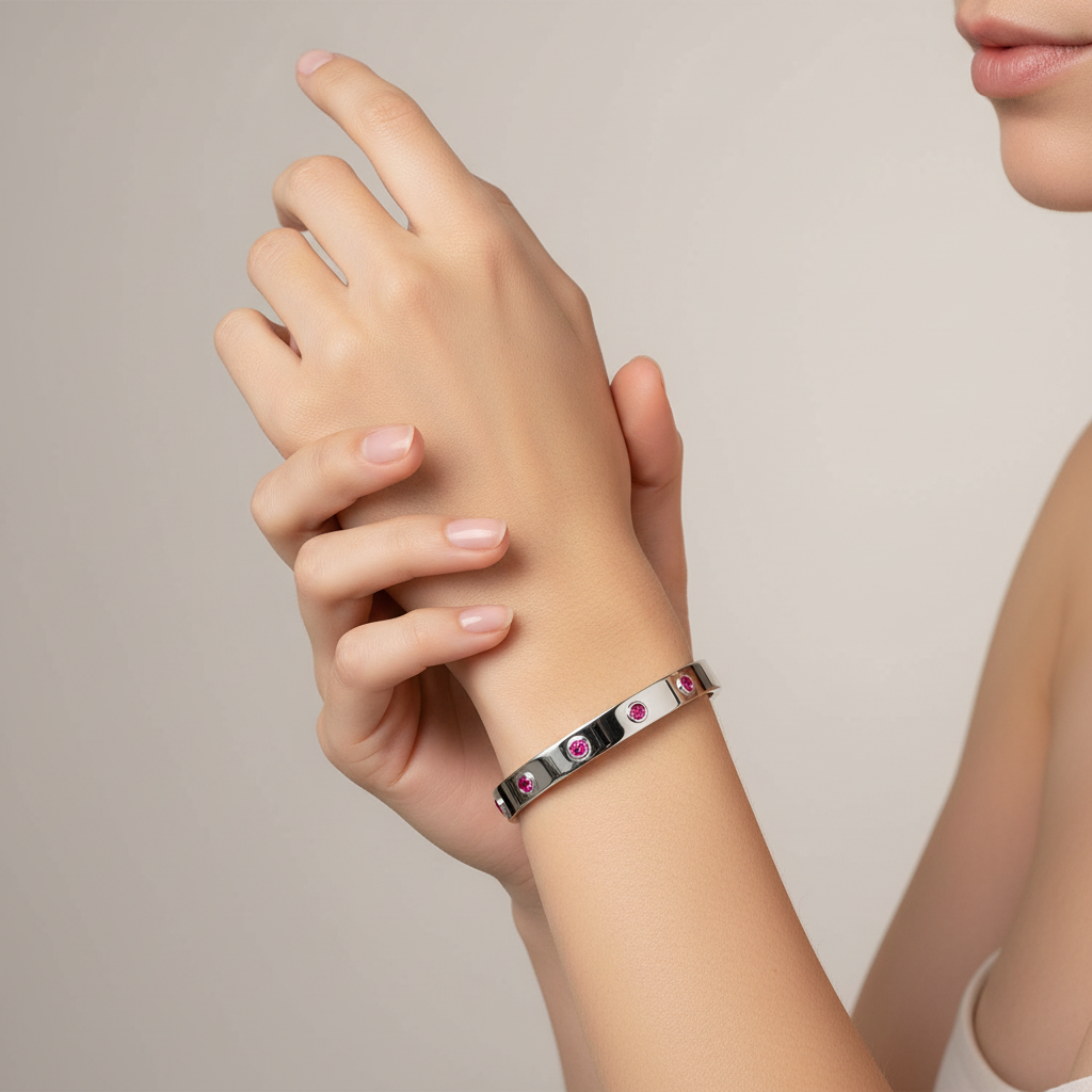 Forma Cinco Elemental Bangle – Deep Red Garnet