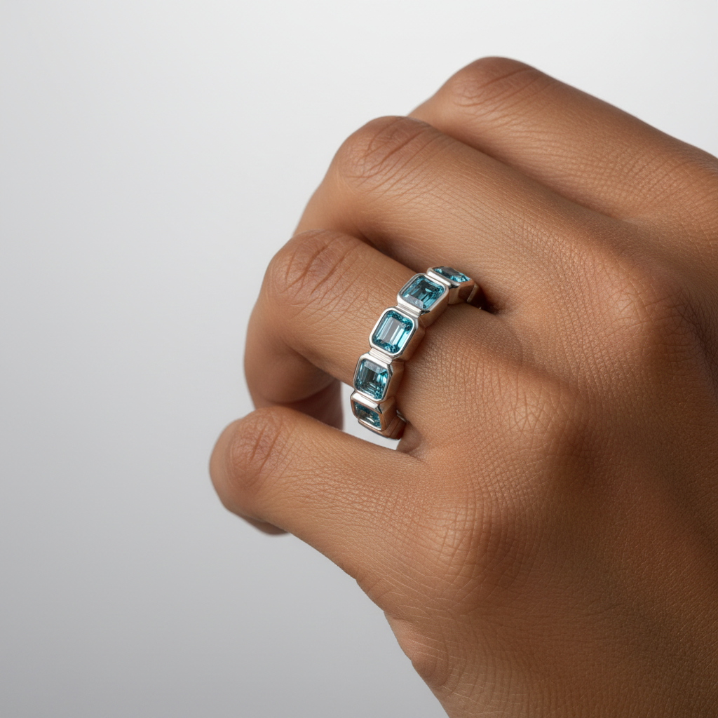 Nexus Lateral Eternity Ring – Teal Blue Spinel