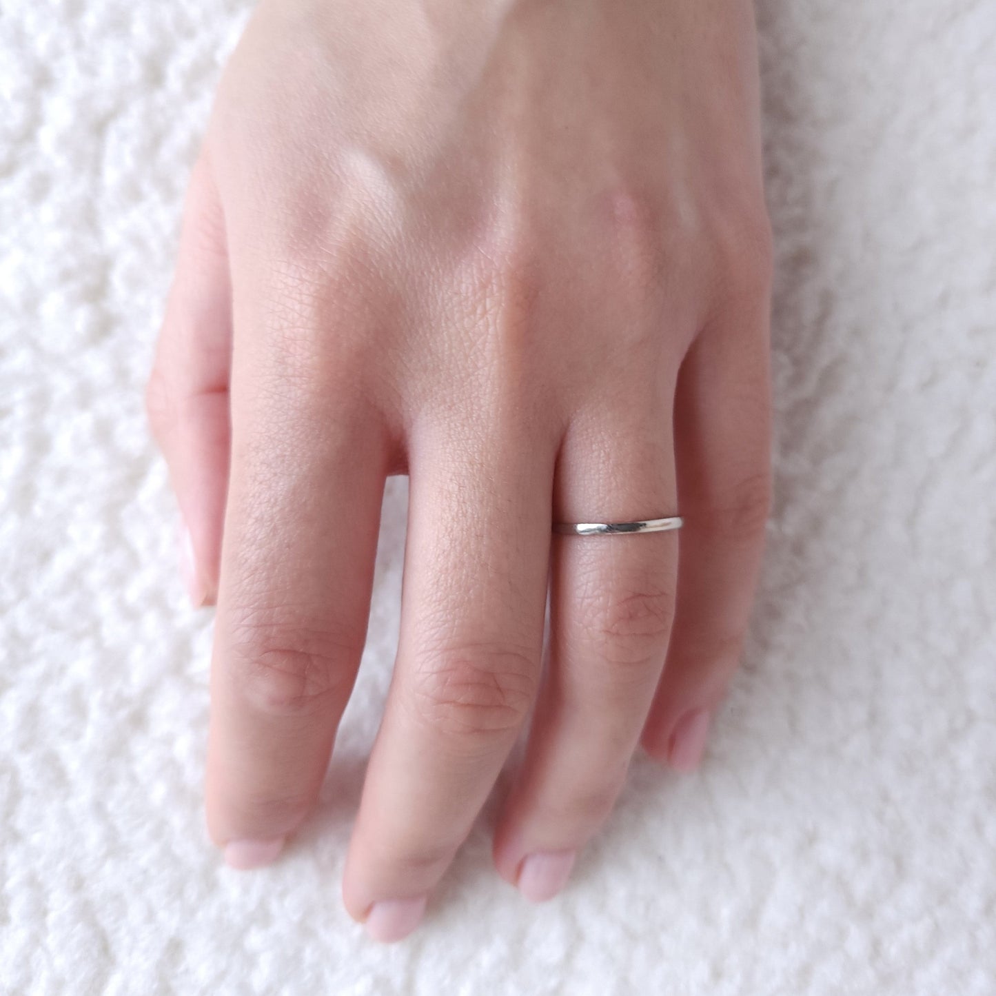 Fine Band Mini Ring