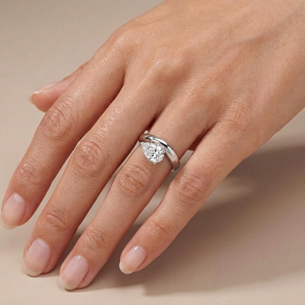 Nova Wave Solitaire Ring – White Diamond