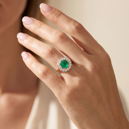 Juno Daisy Ring – Colombian Green Emerald