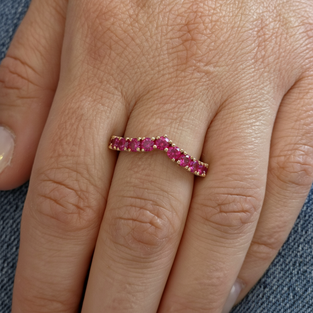 Linea V Demi Grande Ring – Red Ruby
